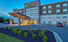 Holiday Inn Express & Suites - Lexington W - Versailles By Ihg